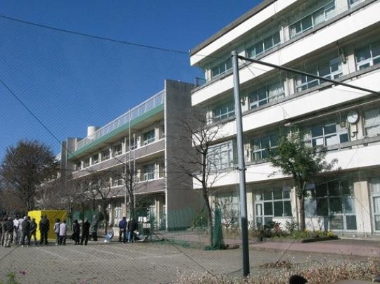 Junior high school. 350m Fuchu until junior high school Municipal fourth junior high school