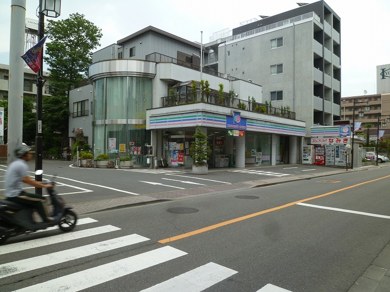 Convenience store. Three F until the (convenience store) 341m