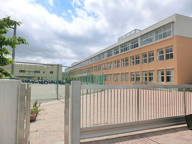 Junior high school. 1800m to Fuchu third junior high school