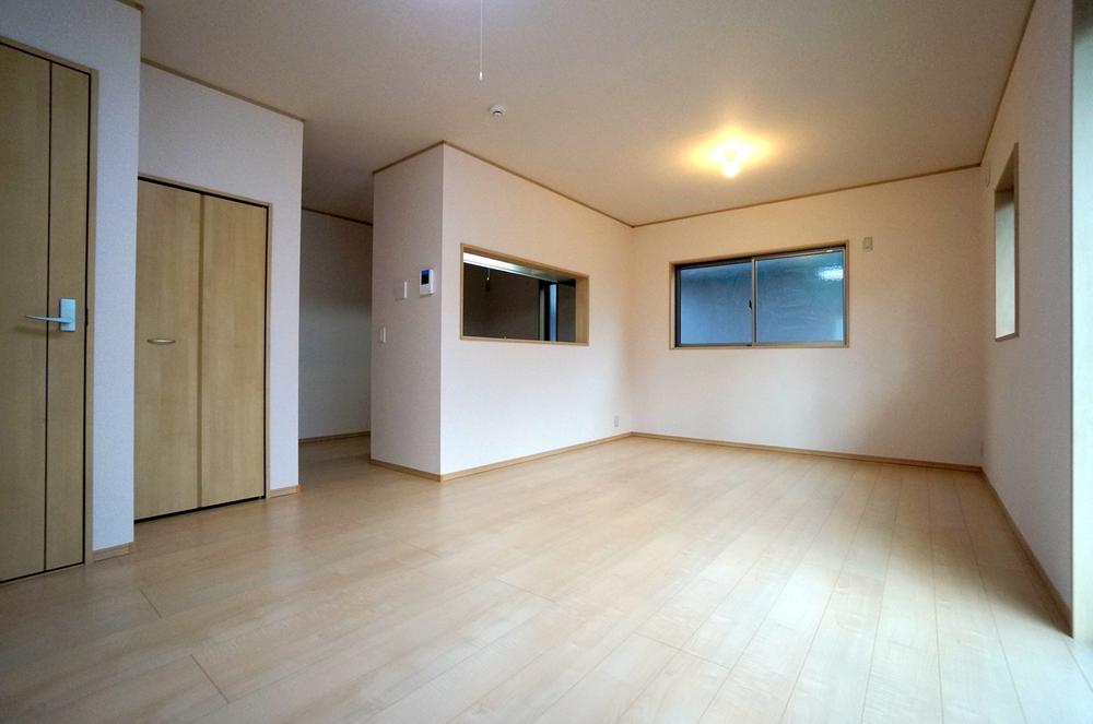 Living. Local Photos