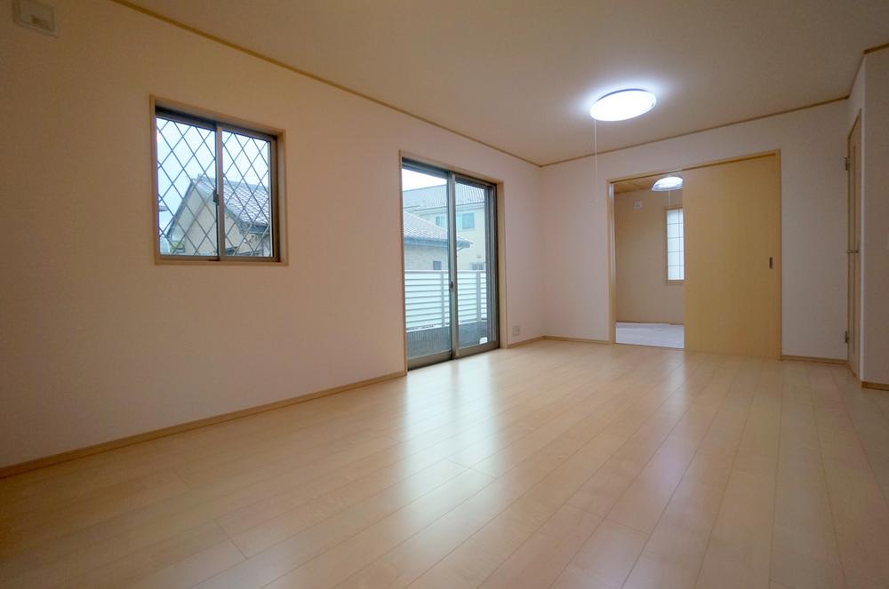 Living. Local Photos