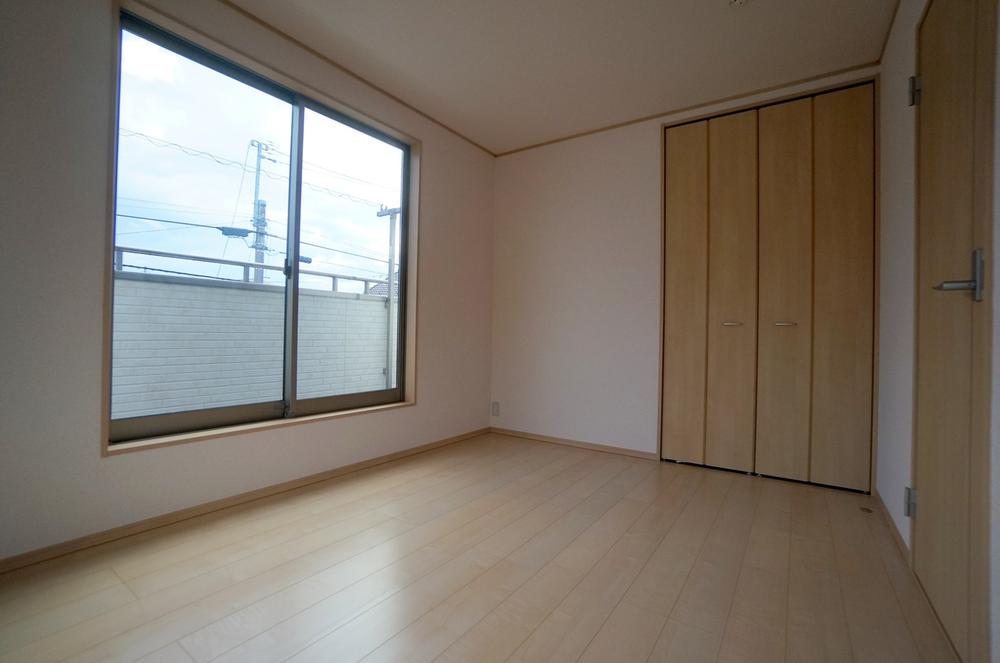 Non-living room. Local Photos