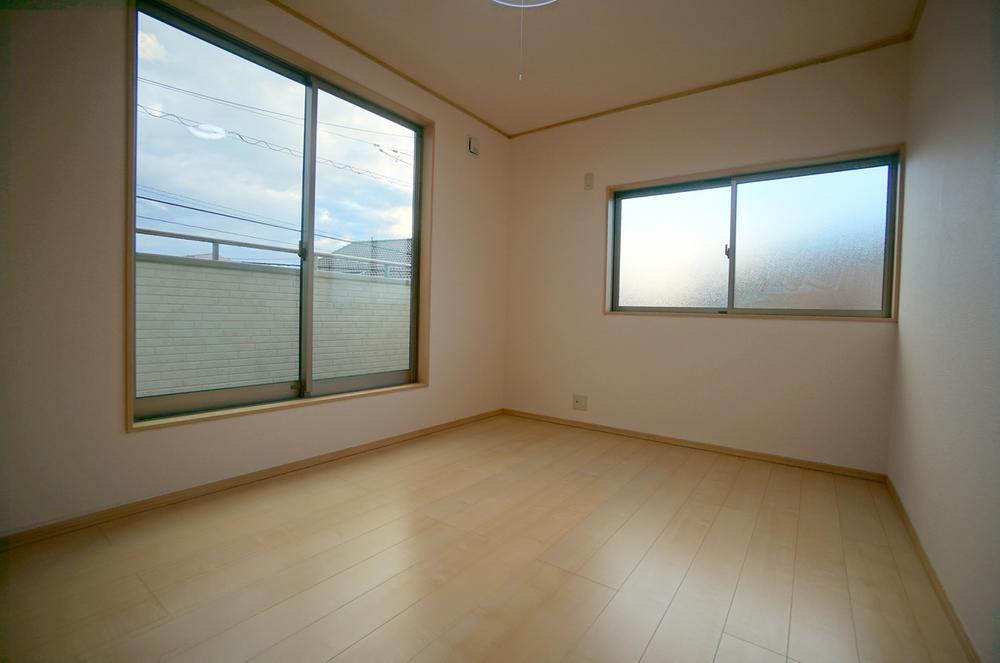 Non-living room. Local Photos