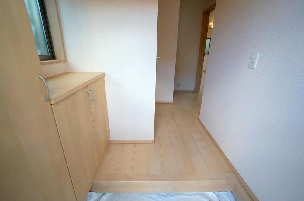 Entrance. Local Photos