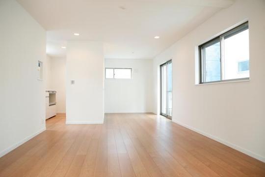 Living. About 17.5 Pledge of LDK