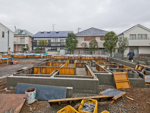 Local photos, including front road. Local (11 May 2013) Shooting