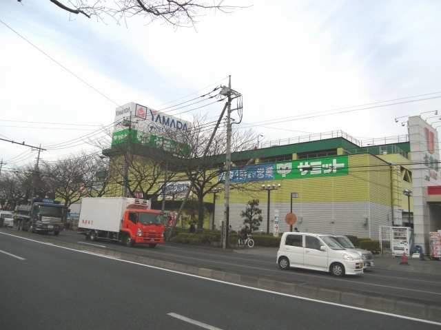 Supermarket. Summit, Yamada Denki 800m until the (super)