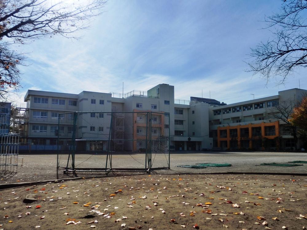 Primary school. 80m to Fuchu Municipal Wakamatsu Elementary School