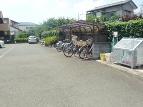 Other common areas. Bicycle-parking space, On-site waste yard, Parking is equipped with on-site