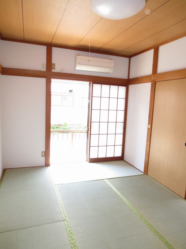 Living and room. It is calm tatami rooms ☆