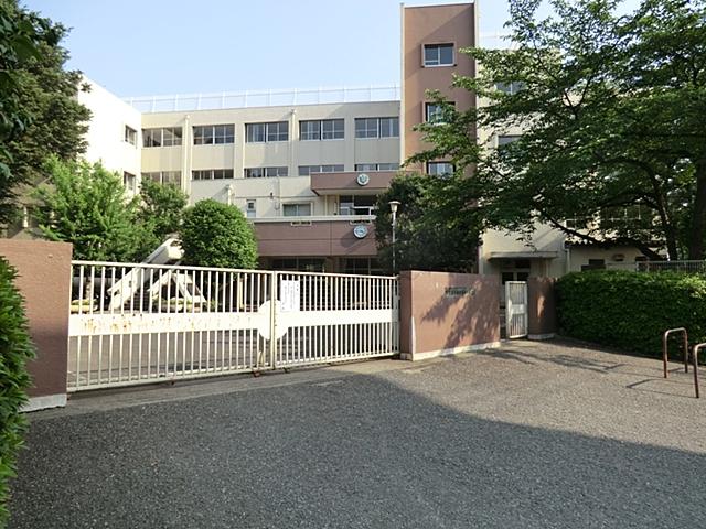 Primary school. South Shiraitodai until elementary school 1330m