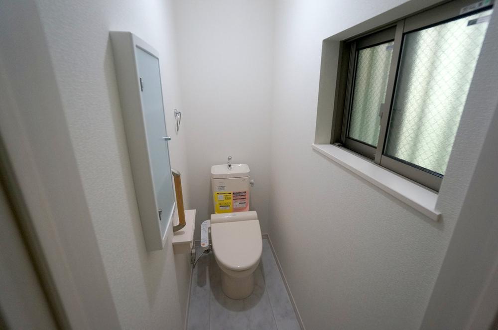 Toilet. December 2013 shooting