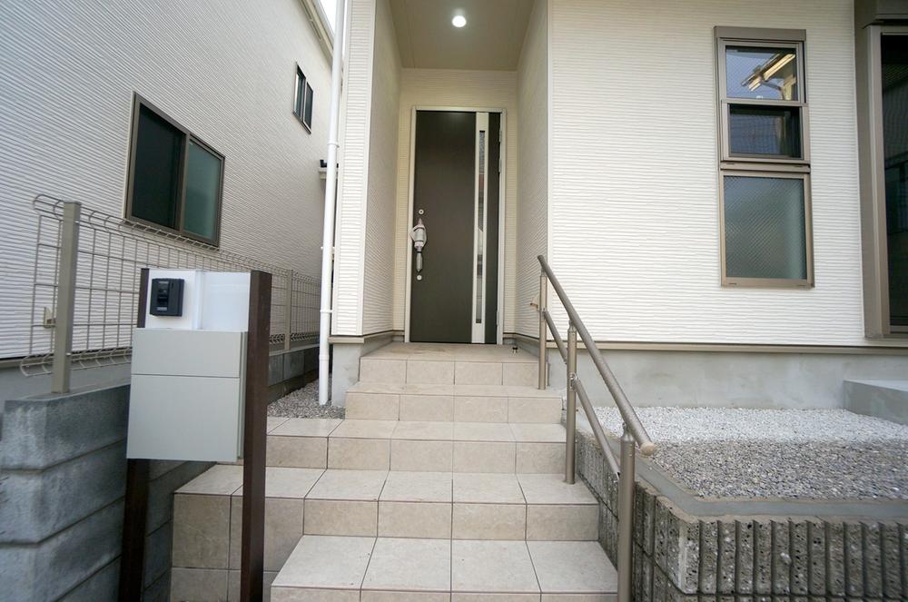 Entrance. December 2013 shooting