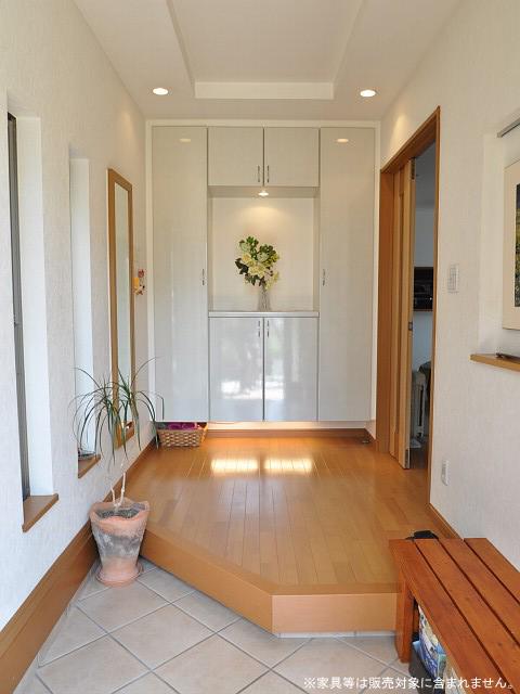 Other introspection. Fuchu Shinmachi 2 chome entrance hall