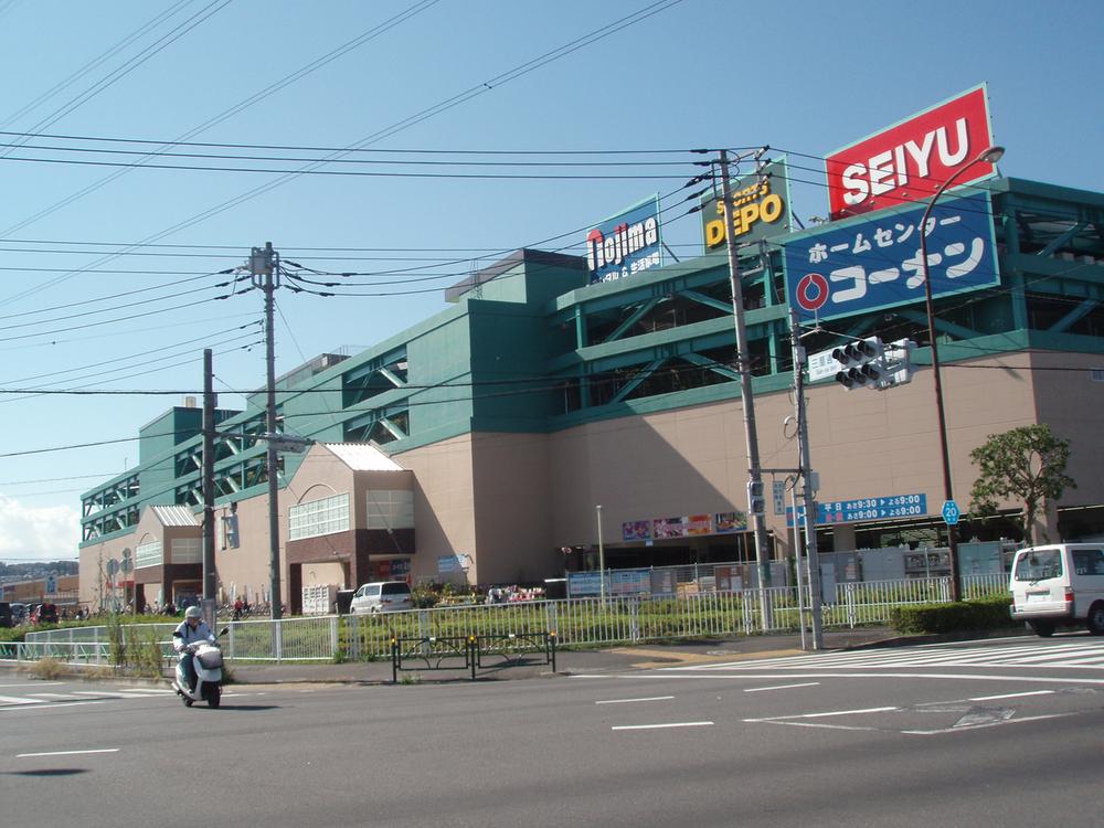 Other. A large shopping center (Seiyu, Konan, Nojima electricity, Sports DEPO) walk 3 minutes. ! (