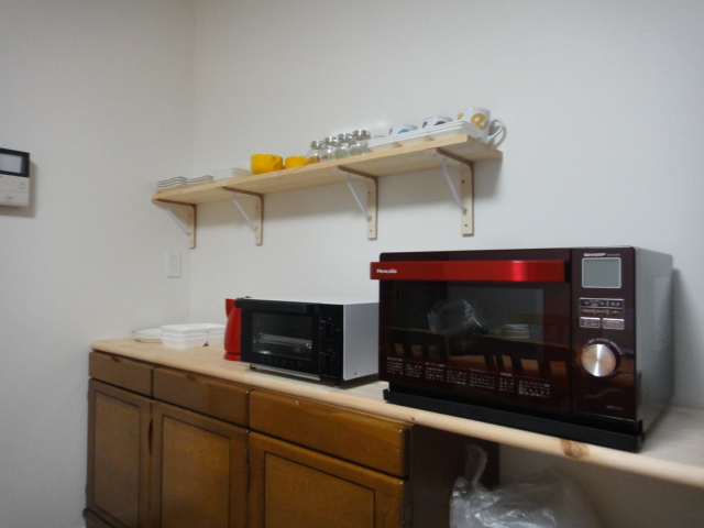 Other Equipment. Microwave (Herushio), oven, Pot, etc.