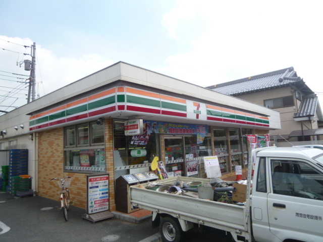 Convenience store. 381m to Seven-Eleven (convenience store)