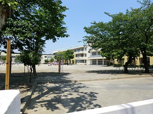 Primary school. 654m to Fuchu Municipal Fuchu eighth elementary school