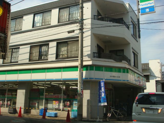 Convenience store. 470m to Family Mart (convenience store)