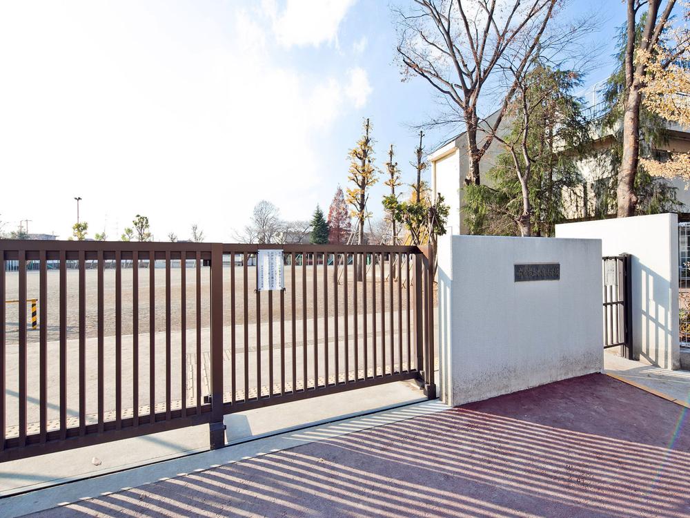 Primary school. Fuchu Municipal Hon'yado 600m up to elementary school