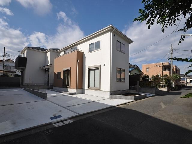 Local appearance photo. Local (11 May 2013) Shooting