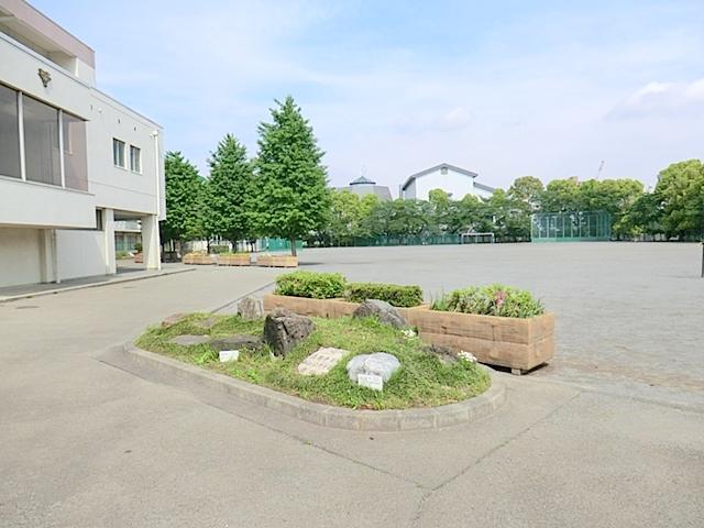 Junior high school. 865m to Fuchu Municipal Asama junior high school