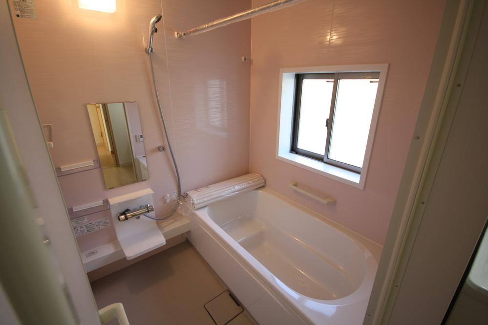 Same specifications photo (bathroom). Seller construction cases