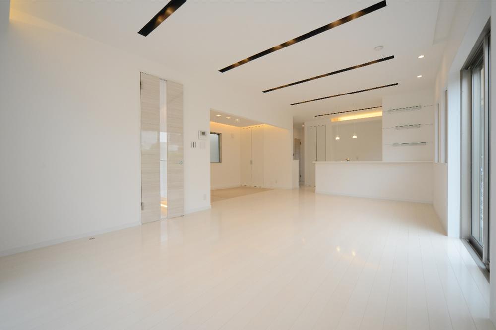 Same specifications photos (living). We devised to show brighter further room to better land of sun per.