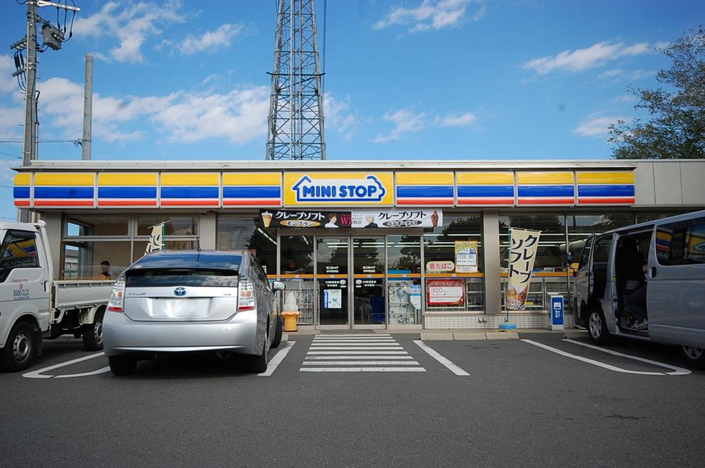 Convenience store. MINISTOP Shiraitodai 76m up to 3-chome