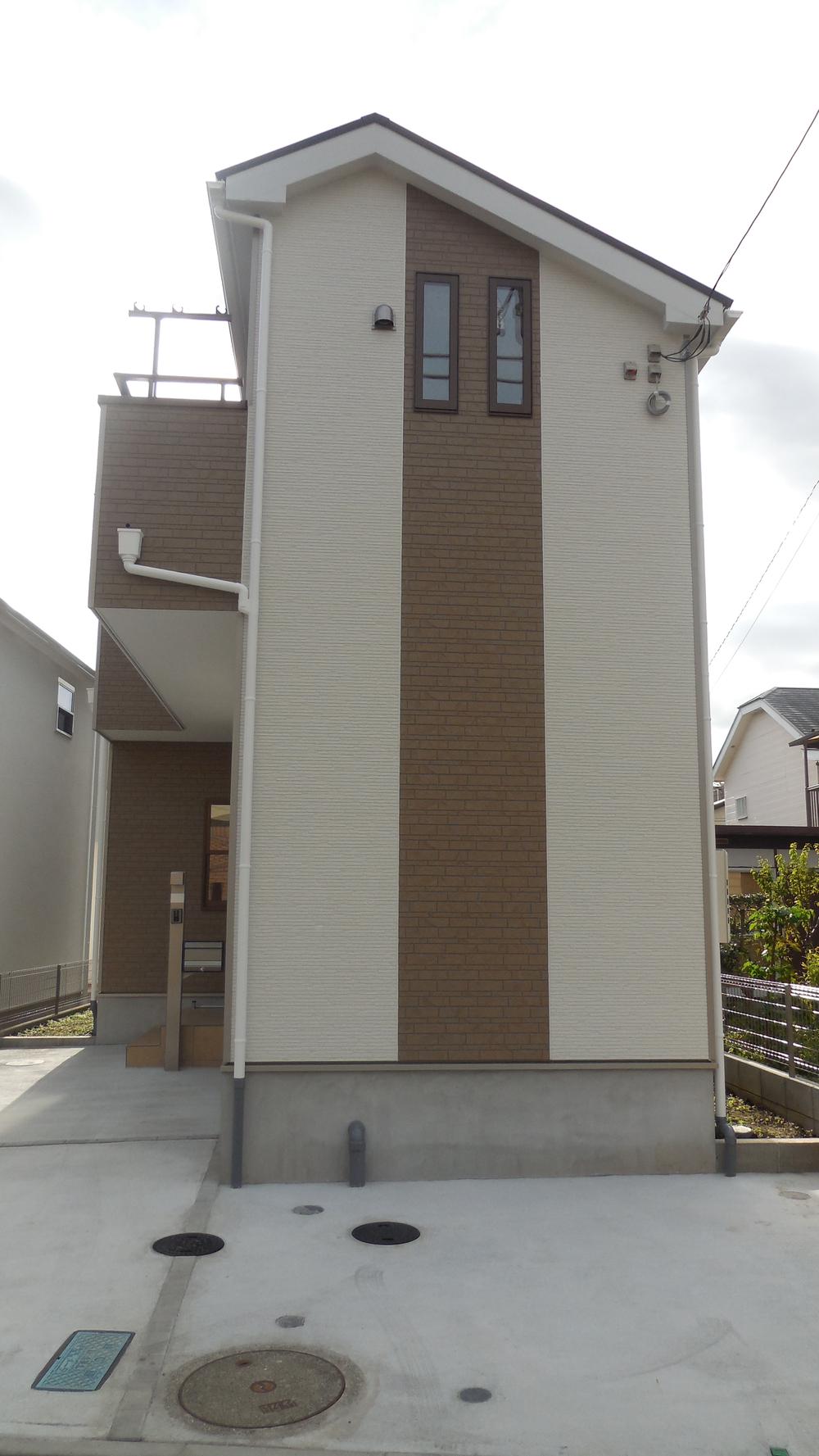 Local appearance photo. Local (10 May 2013) Shooting