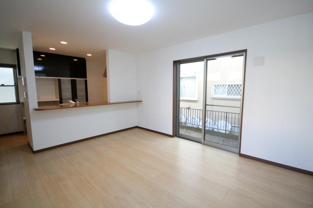 Living. Local (11 May 2013) Shooting