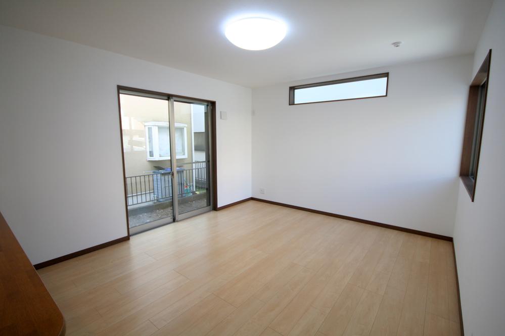 Living. Local (11 May 2013) Shooting