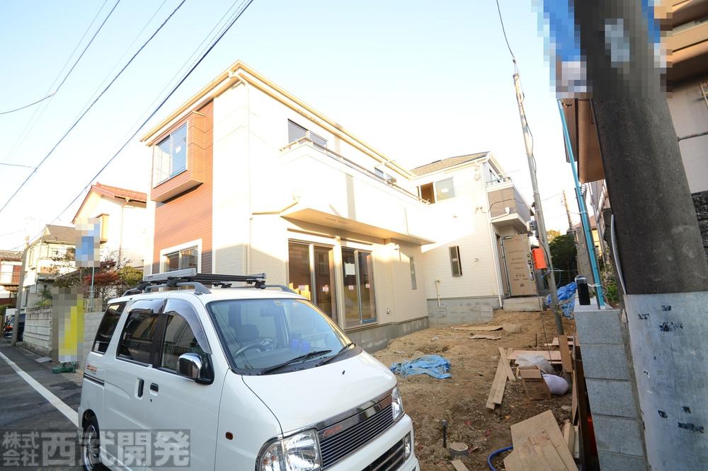 Local appearance photo. Local (11 May 2013) Shooting This selling local