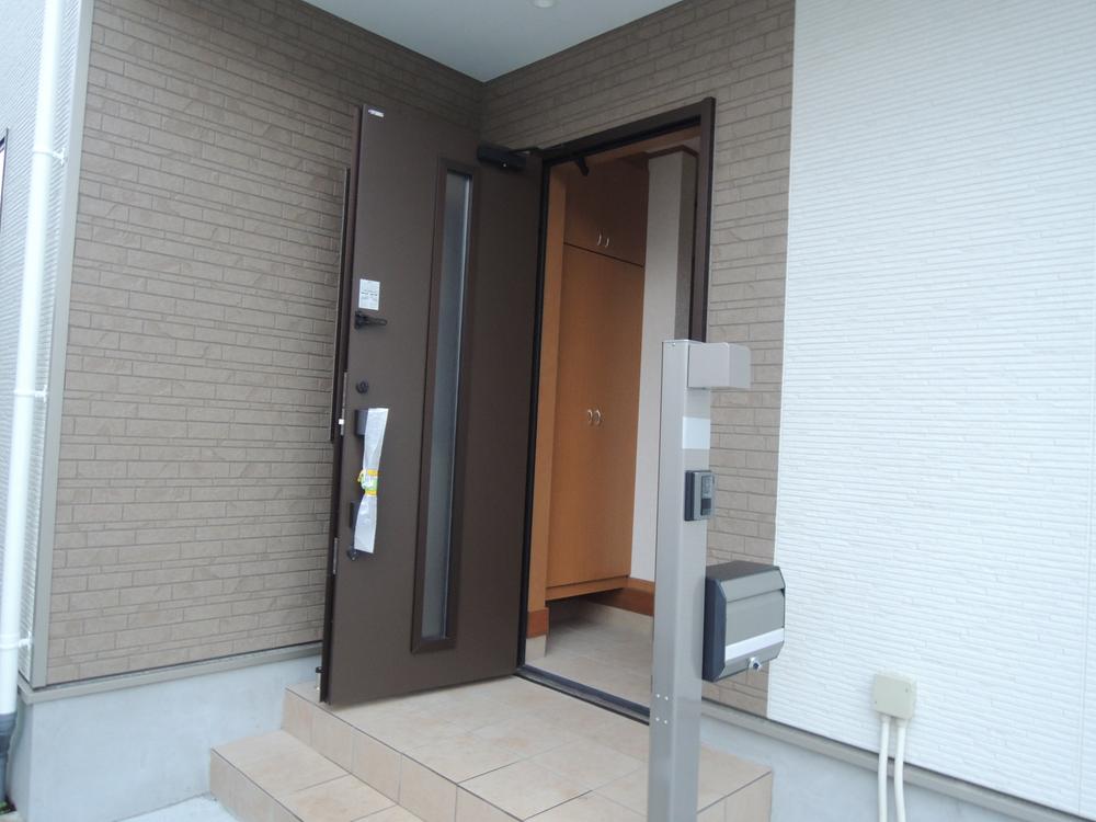 Local appearance photo. Local (10 May 2013) Shooting