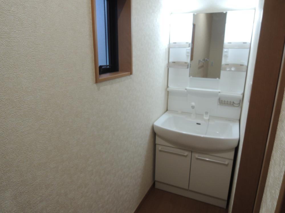 Wash basin, toilet. Indoor (10 May 2013) Shooting