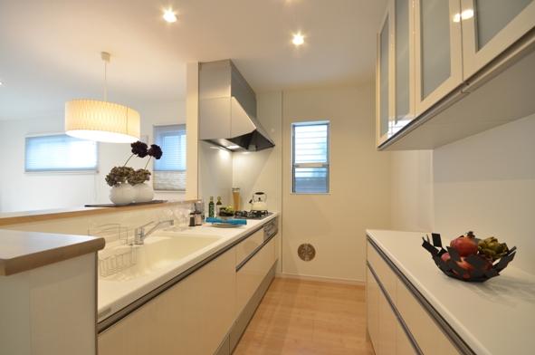 Same specifications photo (kitchen). Kitchen same specifications