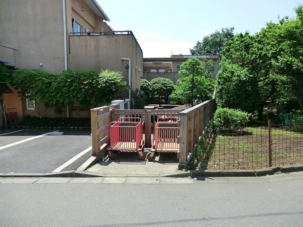 kindergarten ・ Nursery. Warashiko 300m to nursery school