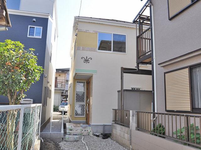 Local appearance photo. 1 Building Nearing completion