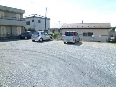 Parking lot.  ☆ On-site parking complete ☆