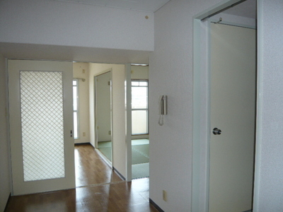 Living and room. Room 1