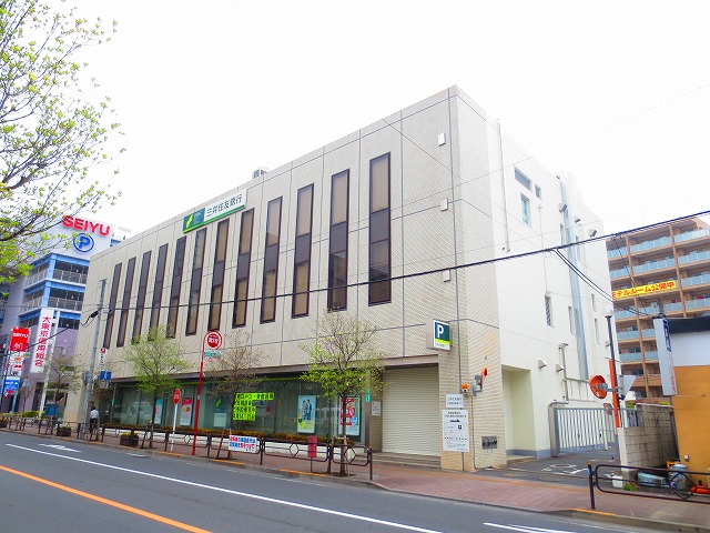Bank. Sumitomo Mitsui Banking Corporation Fussa 269m to the branch (Bank)