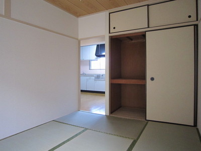 Living and room.  ☆ Between Japanese-style storage 1 ☆