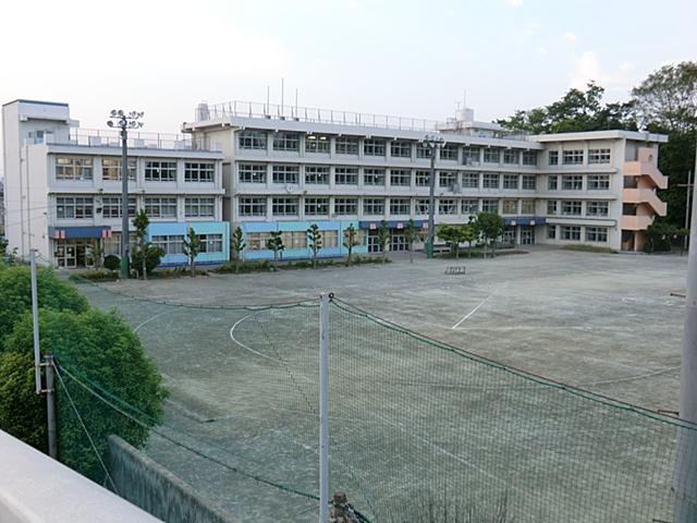 Primary school. Fussa stand Fussa seventh elementary school up to 350m