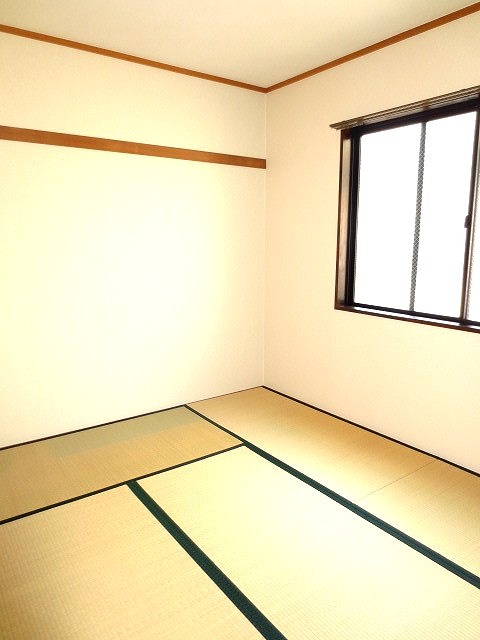 Living and room. Second floor of the Japanese-style room
