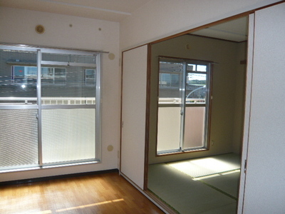 Living and room. Room 1