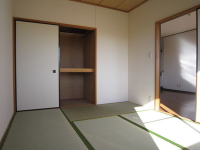 Living and room.  ☆ Japanese-style room 6 quires ・ During closet 1 ☆