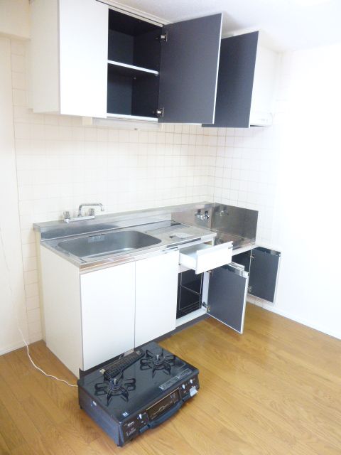 Kitchen. With a two-burner stove ☆ 