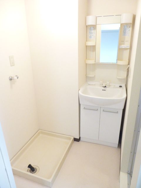 Washroom. Washing machine in the room ☆ 