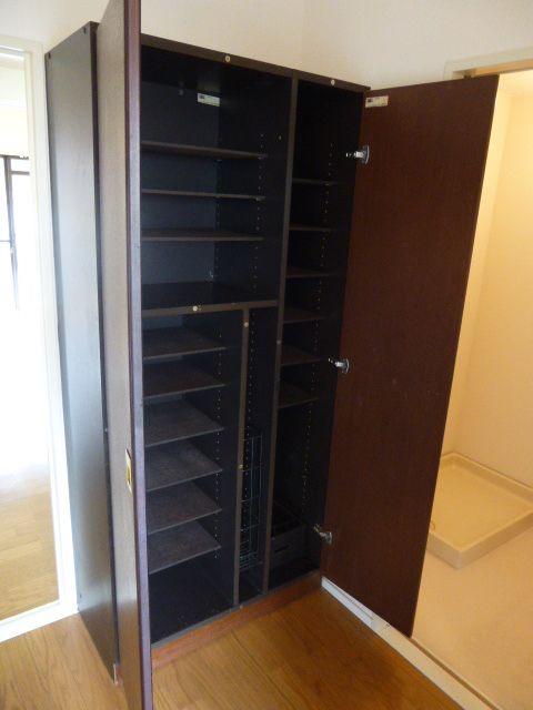 Other Equipment. Cupboard ☆ 