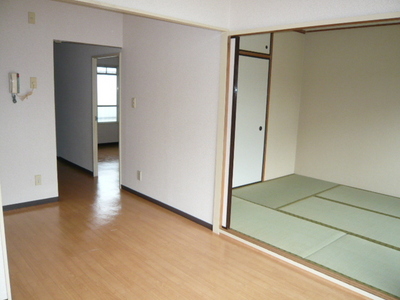 Living and room. Room 1